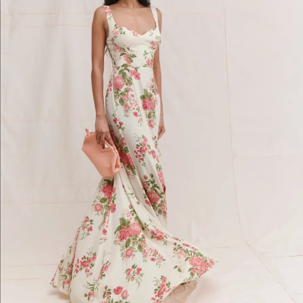 Reformation Lecce Dress, Size 4, Beautiful Flower Pattern with Button Details